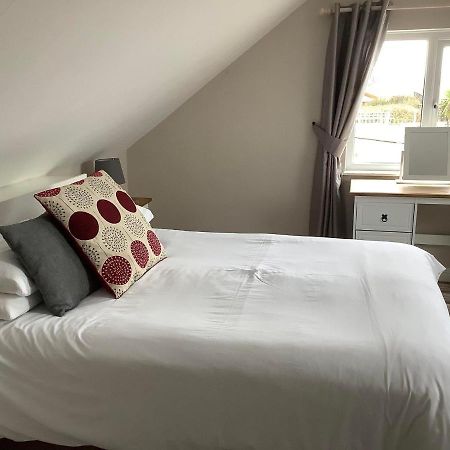 New Overlander Inn Penally Eksteriør billede
