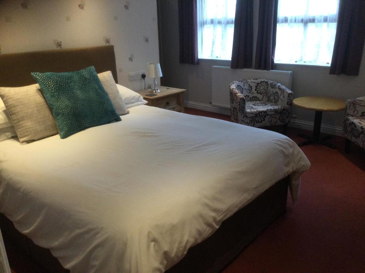 New Overlander Inn Penally Eksteriør billede