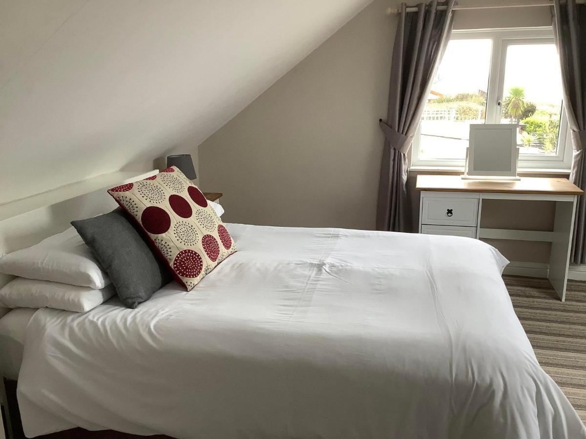 New Overlander Inn Penally Eksteriør billede